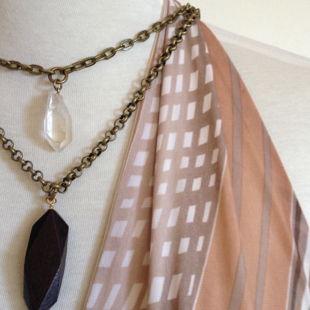 Silk halter dress. - Picture 3 of 4
